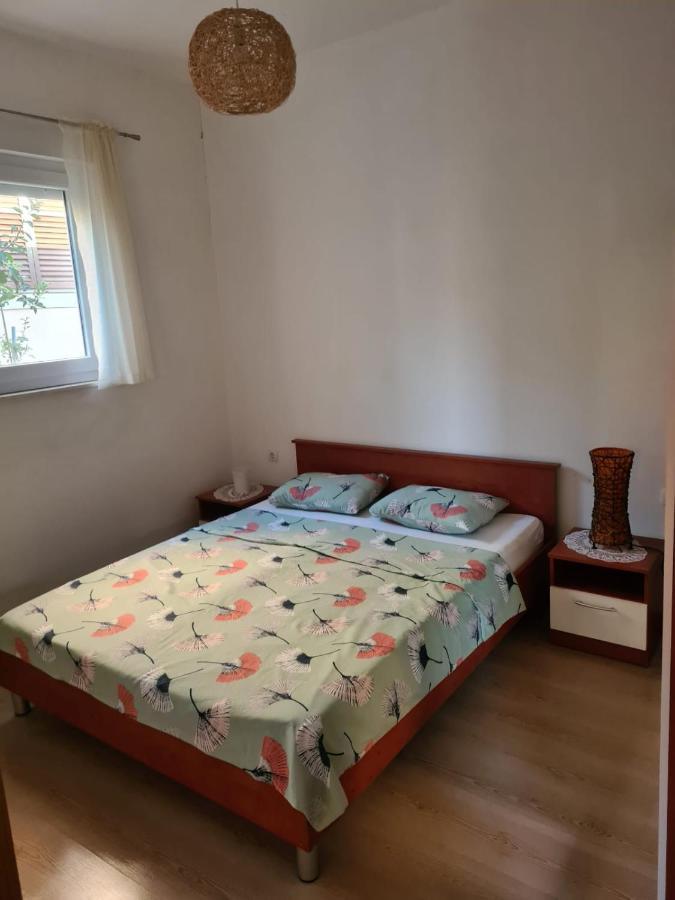 Apartman Julka Sukošan Exterior foto